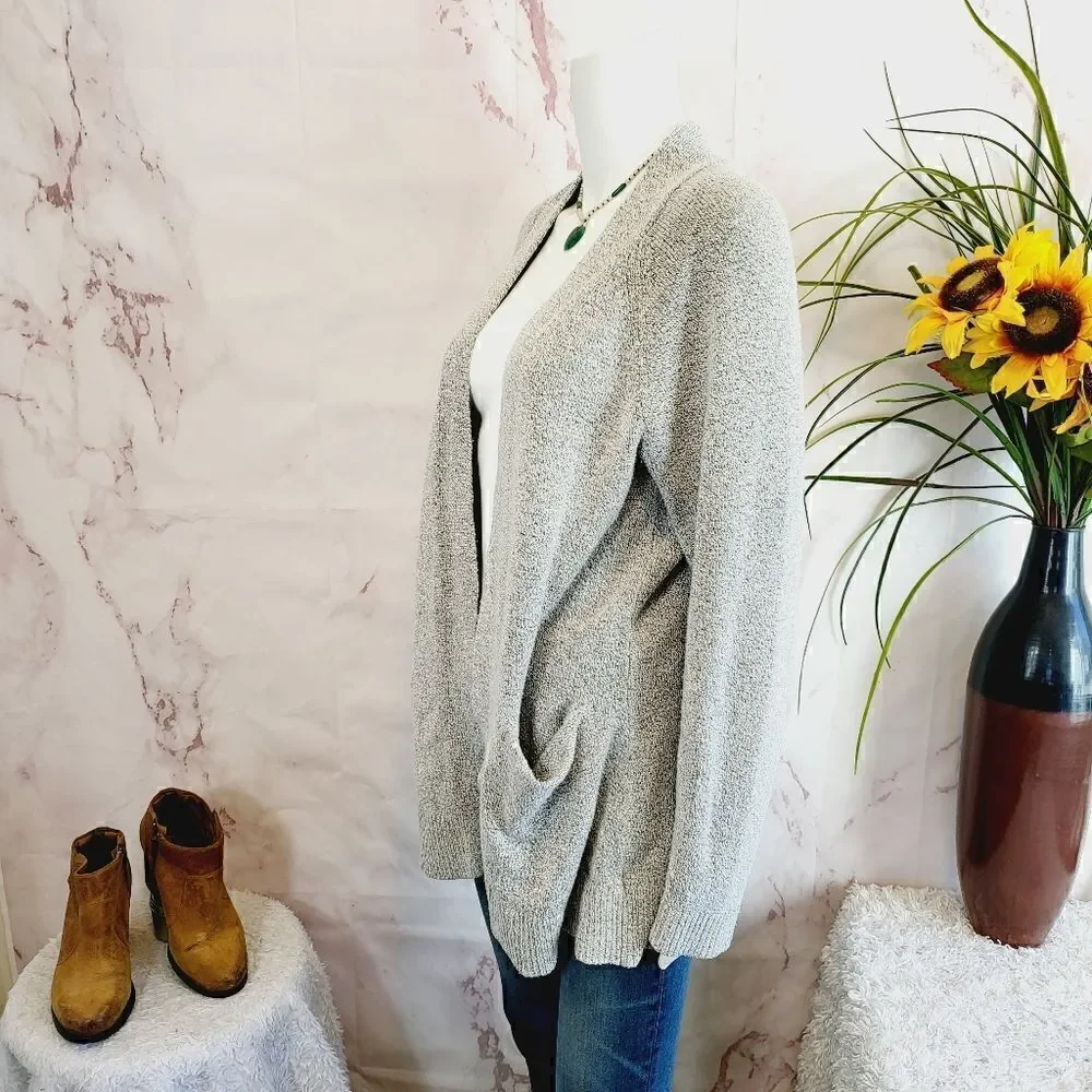 Torrid soft knit heather grey cardigan with pockets
